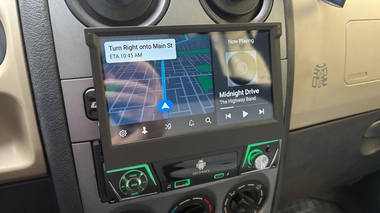 Kako odabrati najbolji Android Auto i CarPlay sustav